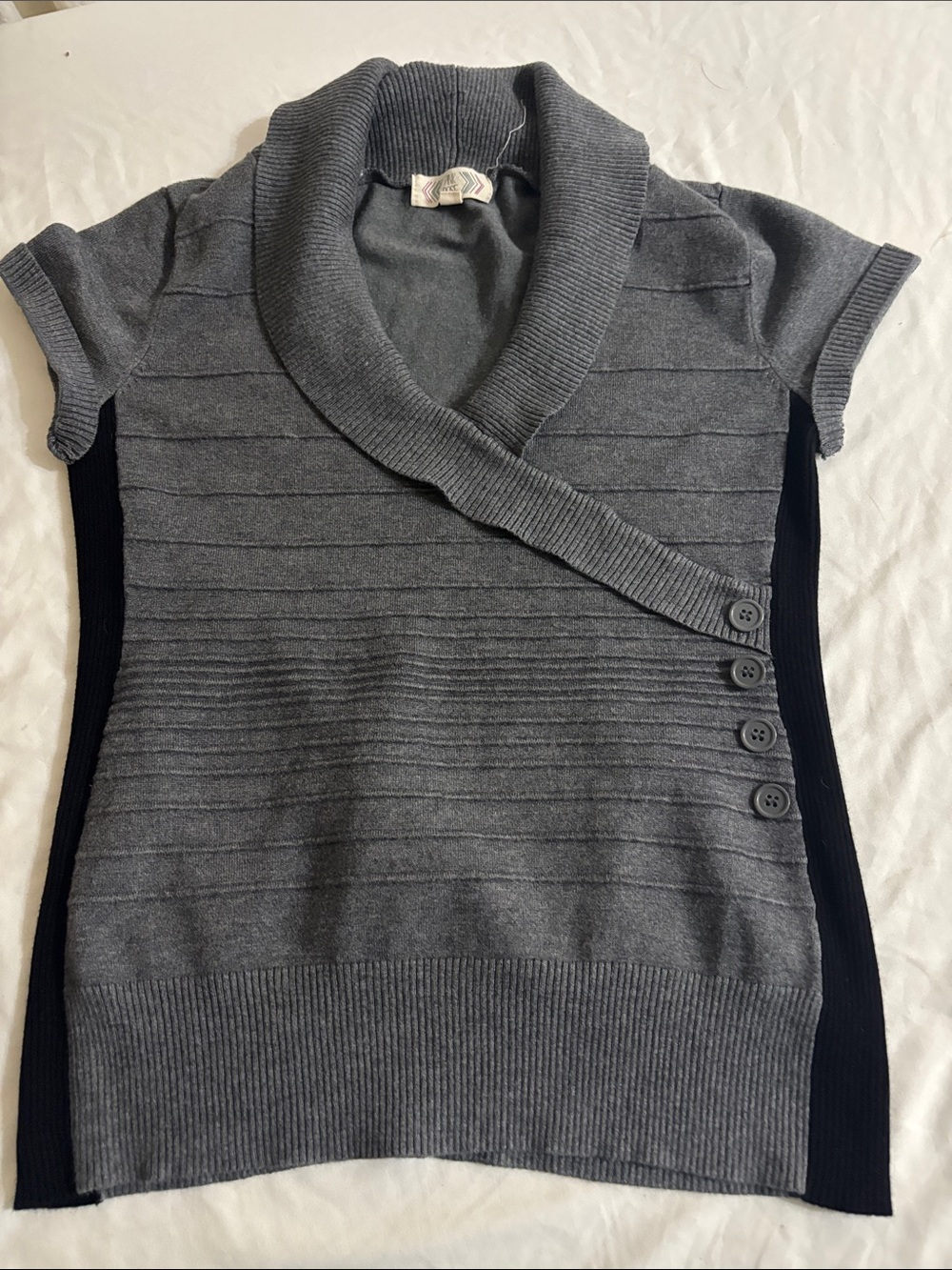 Short-Sleeve V-Neck Sweater in Gray and Black preppy Academia classic office O